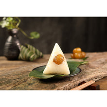 Load image into Gallery viewer, 御庄园 嘉兴粽子 耀出粽 鲜肉粽 2枚入 包裹锁鲜280g 满$88免运费红豆粽蜜枣粽红豆粽鲜肉粽五谷杂粮粽预计 6月8日 星期一 - 6月12日 星期五 送达