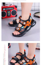 Load image into Gallery viewer, 儿童凉鞋男童2020新款夏季闪光小童蜘蛛侠沙滩鞋子中大童小孩发光