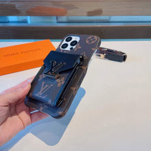 将图片加载到图库查看器,LVPassy Mobile phone shell系列卡袋手机壳,经典老花斜挎卡包,零钱包。针织肩带🉑️拆卸