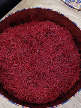 Load image into Gallery viewer, Saffron from Iran迪拜代购伊朗特级藏红花5克美容养颜3瓶起包邮