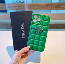 将图片加载到图库查看器,Prada mobile phone shell普拉达高级bv绿手机壳,精准孔方块