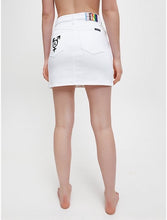 Load image into Gallery viewer, 美国代购CK 卡尔文·克莱恩·詹斯 骄傲高升标志带牛仔迷你裙 拉链飞按钮关闭 五口袋造型