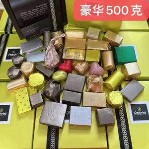 黎巴嫩🇱🇧 Patchi巧克力250g

经典版混合系列基本上来迪拜旅游必买的巧克力之一了、250克大约有二十二颗巧克力、每一颗味道都不一样包含纯牛奶 纯黑 碎坚果 巧克力酱 脆米榛子 咖啡豆 整杏仁 等等性比价非常不错哟
