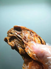 Load image into Gallery viewer, 手工制作新鲜正宗武汉周黑鸭绝味卤味麻辣鸭头 鸭爪鸭脖子鸭翅膀 鸭腿 猪蹄 猪尾巴 鸡抓鸡翅鸡肾 鸡肝 鸡腿 欢迎预定美国现货 现做现发🈵️188.88包邮
